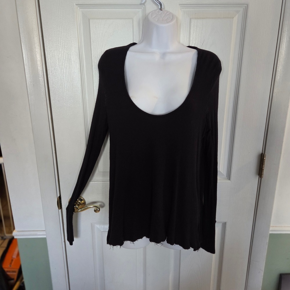 We The Free Free People Womens Black Thermal Scoop Neck Top Thumbholes Size XS